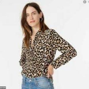 Button-up shirt in leopard silk